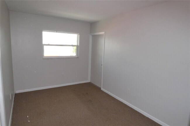 Building Photo - 5831 8th Ave N