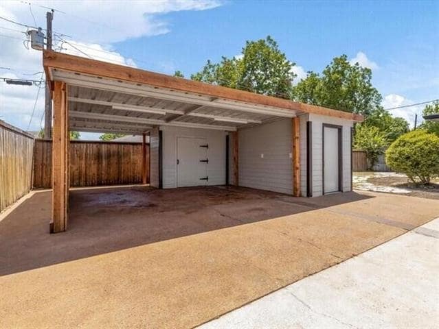 Building Photo - 544 E Spring Valley Rd