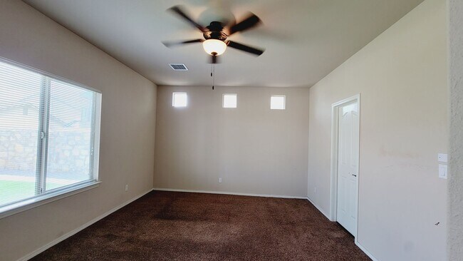Building Photo - 7453 Eagle Vista Dr