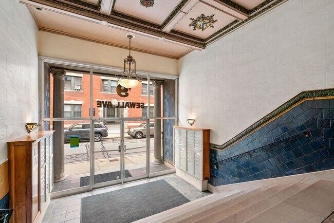 Building Photo - 9 Sewall St