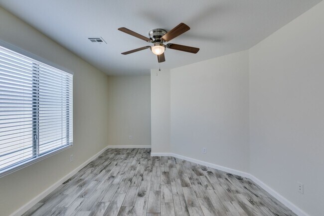 Building Photo - Beautiful 3 bedroom home near South Summerlin!