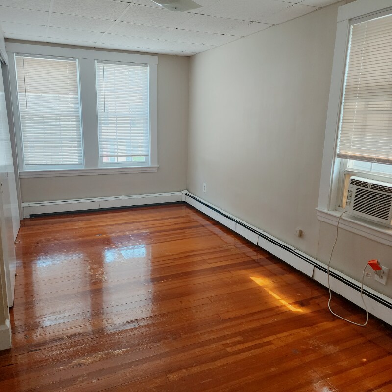 Building Photo - 104 Apsley St