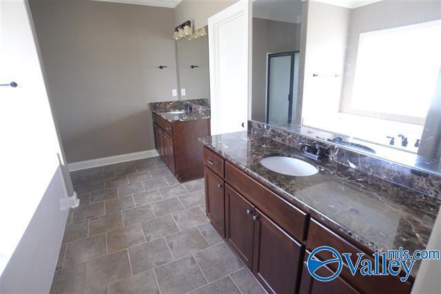 Building Photo - 15047 Lakeside Trail SW