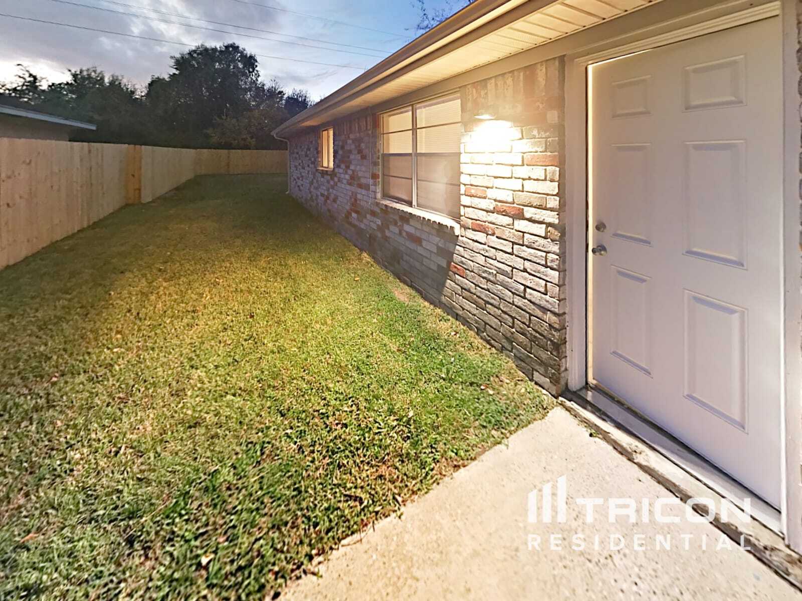 Building Photo - 14511 Sequoia Bend Blvd