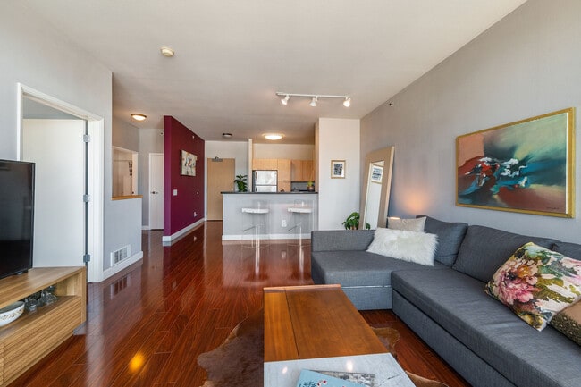 Building Photo - 1 Lakeside Dr