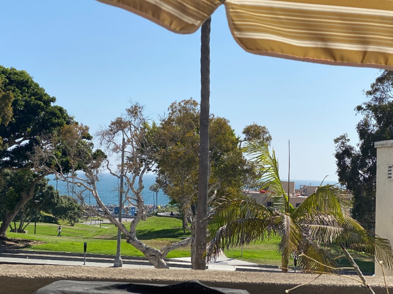 Building Photo - 212 N Catalina Ave