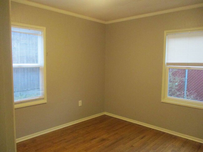 Building Photo - *MOVE IN SPECIAL $575 Off 1ST MONTH RENT