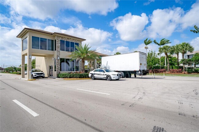 Building Photo - 12755 SW 16th Ct