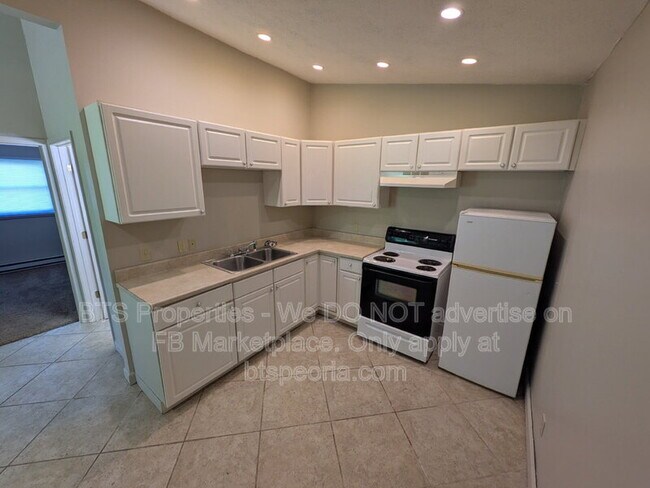 Building Photo - 5917 W Plank Rd