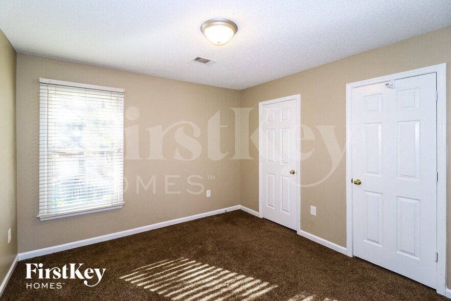 Building Photo - 9095 Strawberry Ln