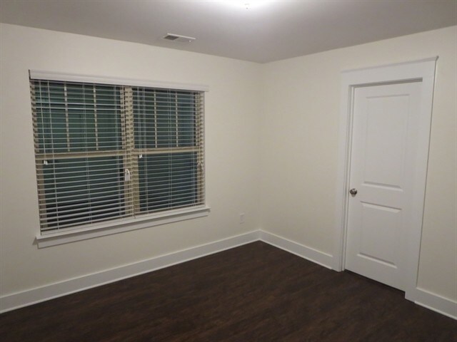 Building Photo - 1080 Adams Haven Bend