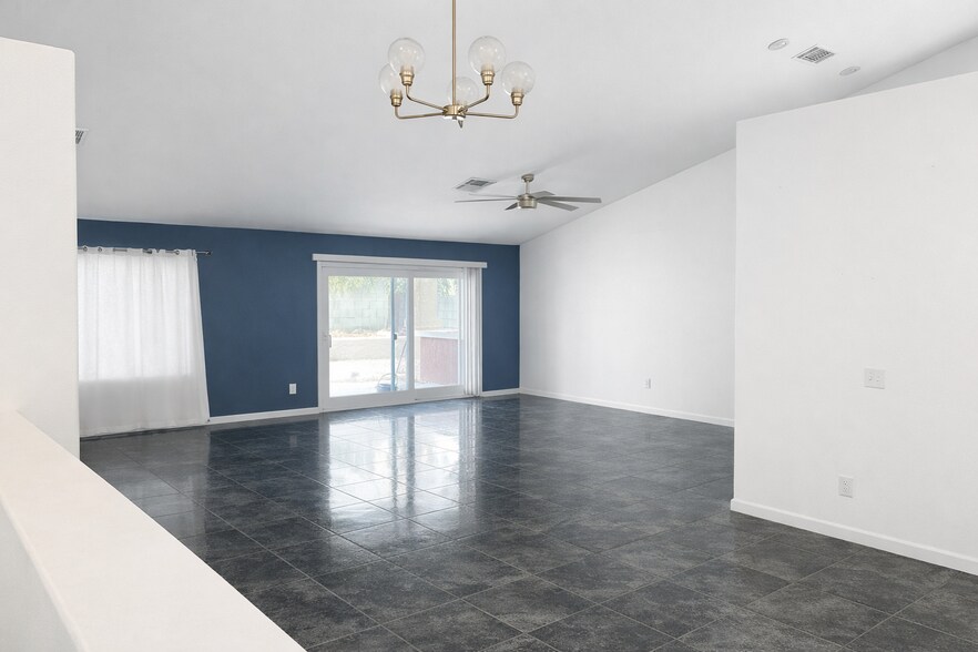 Building Photo - 6230 Curlew Dr