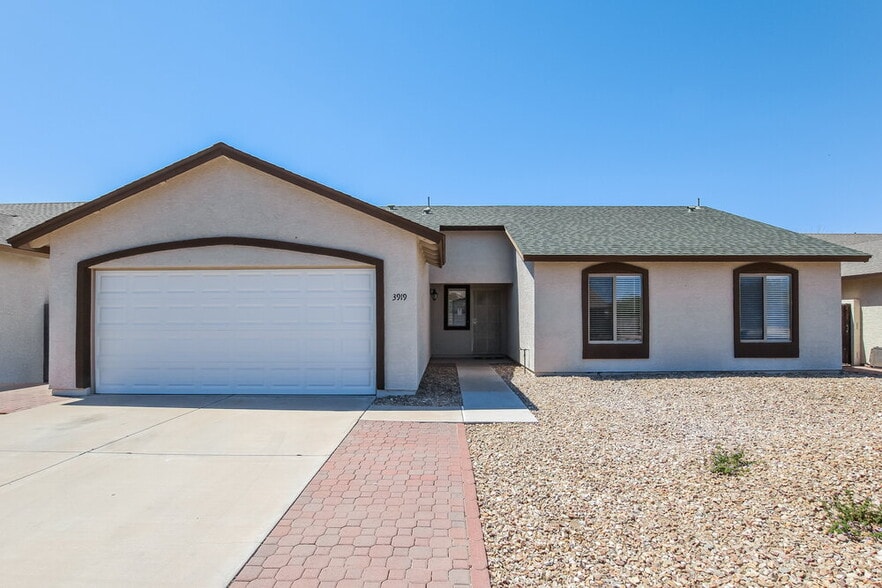 Primary Photo - 3919 W Abraham Ln