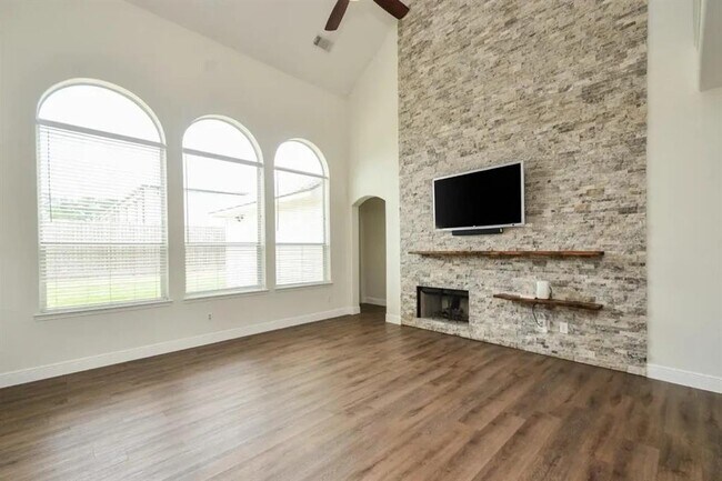 Building Photo - 21527 Black Opal Ln