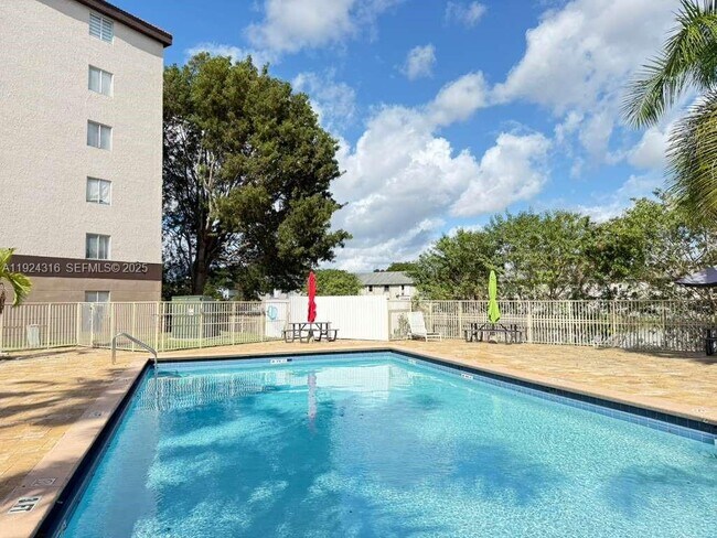 Building Photo - 15221 SW 80th St