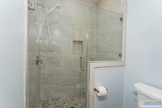 Building Photo - 133 Oleander Dr
