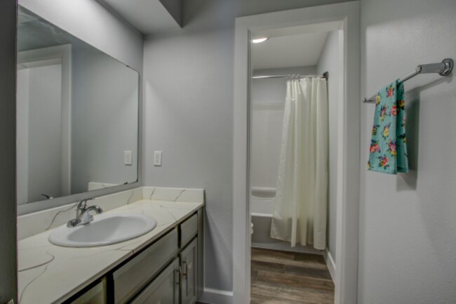 Building Photo - 4440 E 68th St