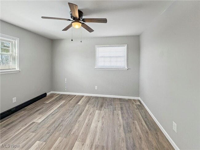 Building Photo - 54 Juanita St