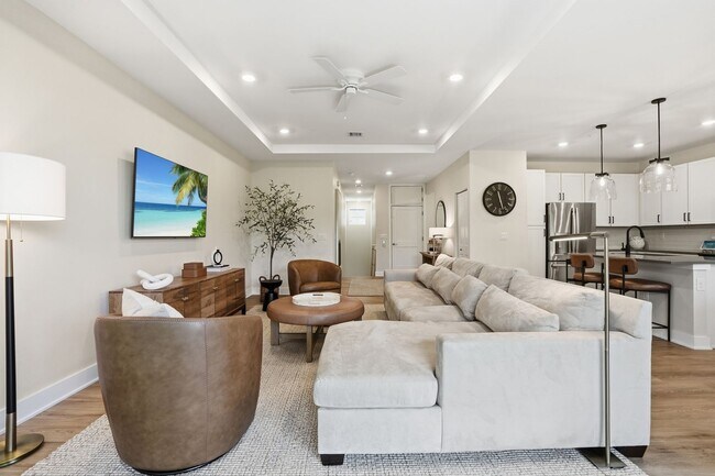 Building Photo - Fully Furnished 3 Bedroom, 3.5 Bath Townhome
