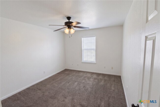 Building Photo - 2412 Skylark Cir