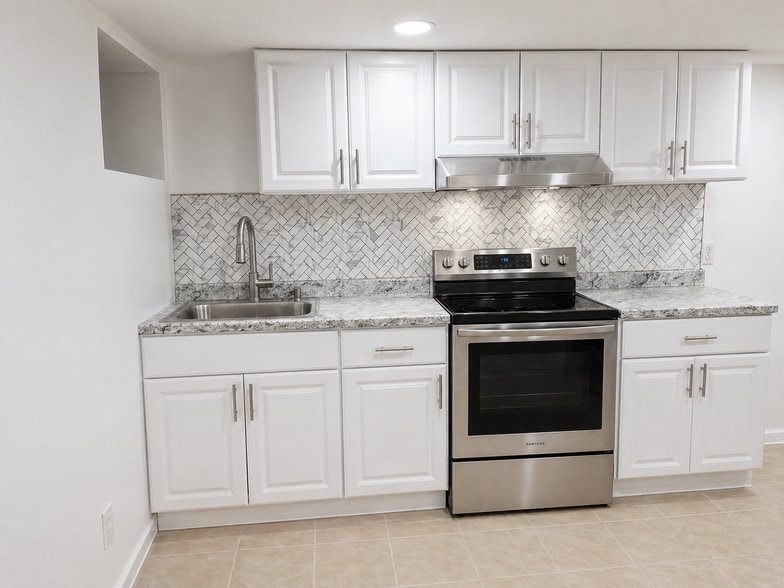 Building Photo - 2408 Beverley Rd