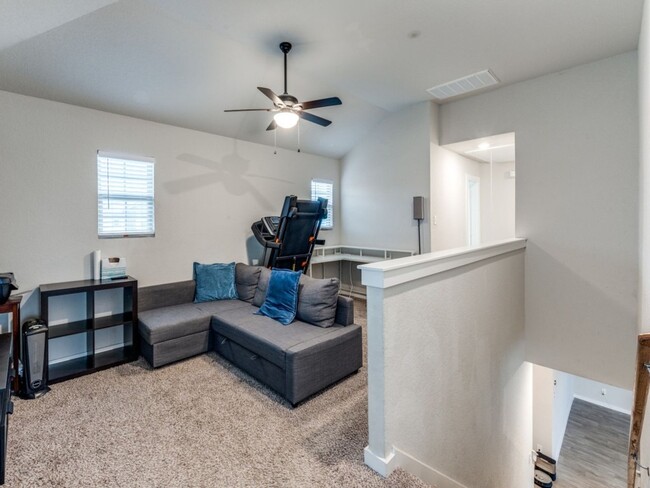 Building Photo - Charming 3BR w/Study House in Converse
