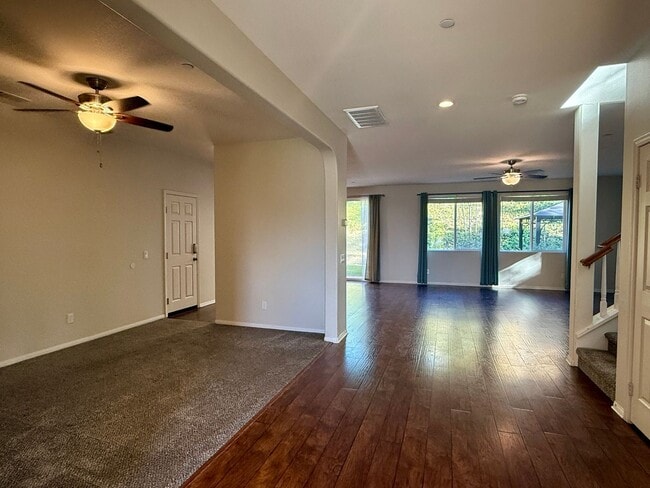 Building Photo - Beautiful 5-Bedroom Home In Oceanside