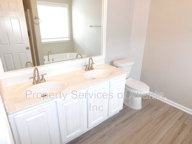 Building Photo - 6431 Shadow Ct
