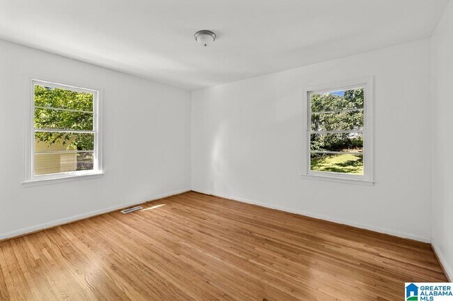 Building Photo - 9805 Red Mill Rd