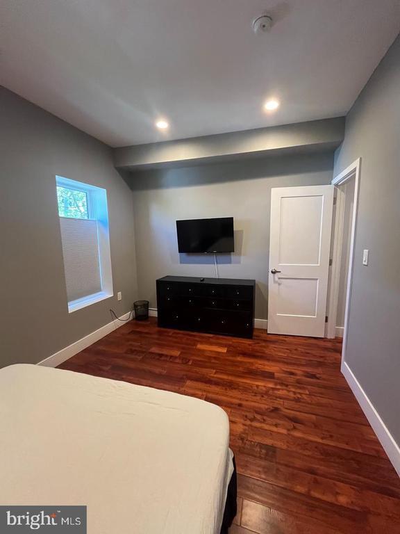 Building Photo - 2244 St Albans St