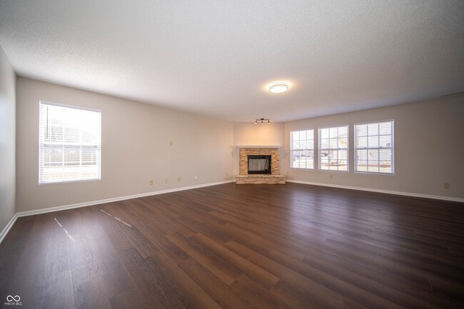 Building Photo - 1566 Howell Dr