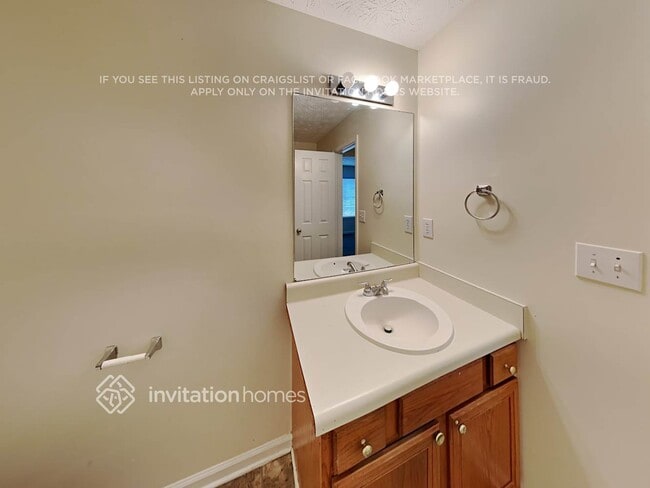 Building Photo - 1027 Shadow Lake Dr