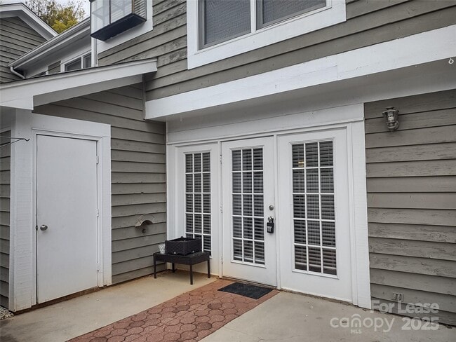 Building Photo - 8206 Legare Ct