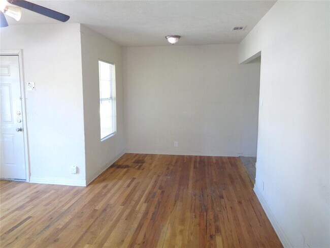 Building Photo - 11216 Barbarosa Dr