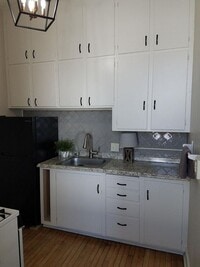 Building Photo - Parmenter St Property