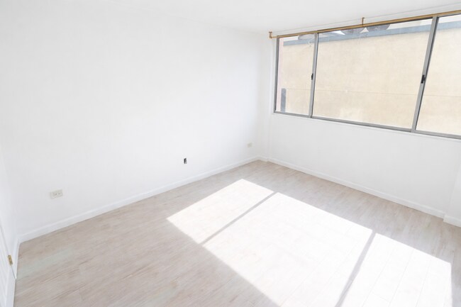 Building Photo - 421 La Fayette Park Pl