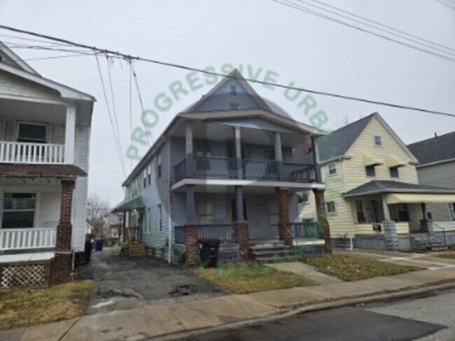 Building Photo - 2059 W 105th St