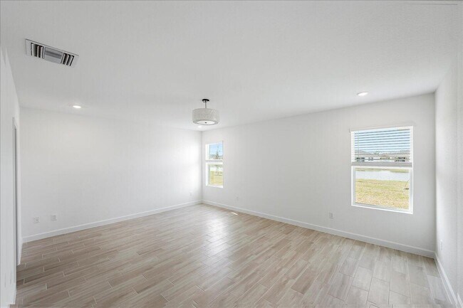 Building Photo - 6346 Windwood Wy