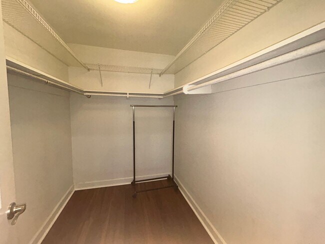 Building Photo - Beautiful Fully Furnished 4Bed/2Bath Home for Rent