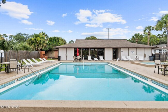 Building Photo - 6901 N Lagoon Dr