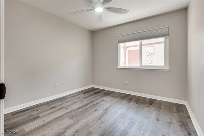 Building Photo - 5231 Dickens Dr