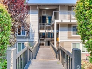 Building Photo - 2bd/1.75ba Mercer Island Condo