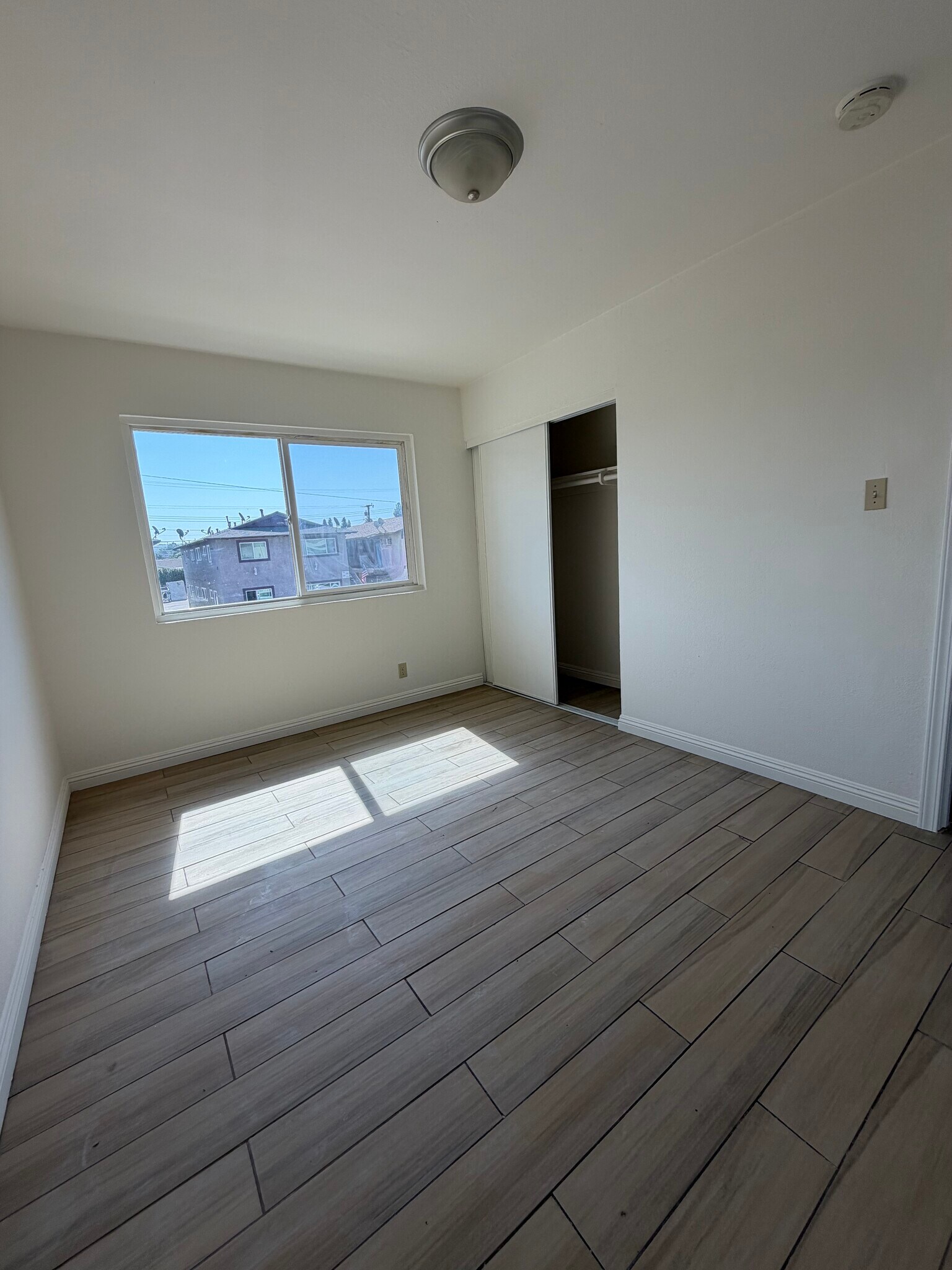 Building Photo - 159 N Vecino Dr