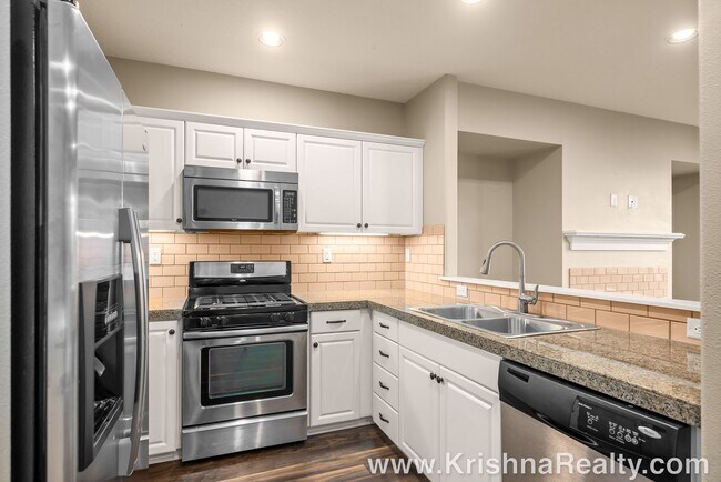 Building Photo - 15131 SW Canyon Wren Way