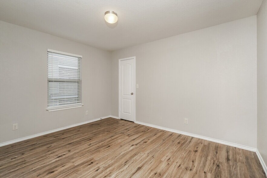 Building Photo - 419 Tequila Ranch