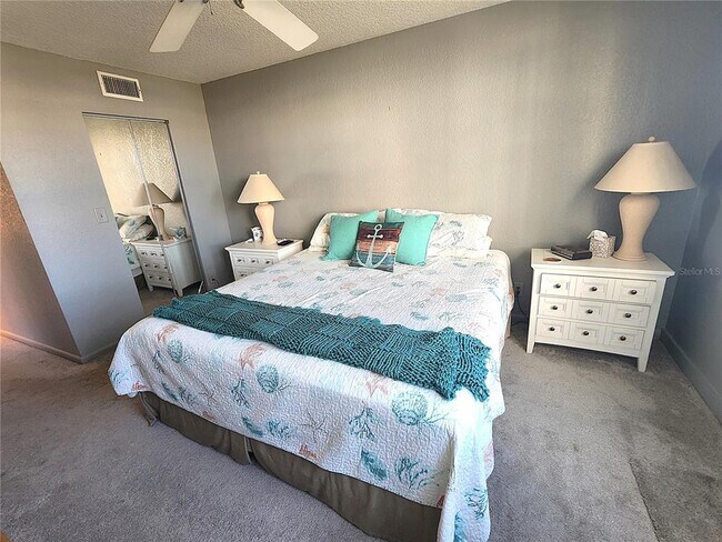 Building Photo - 5901 Bahia Del Mar Cir N