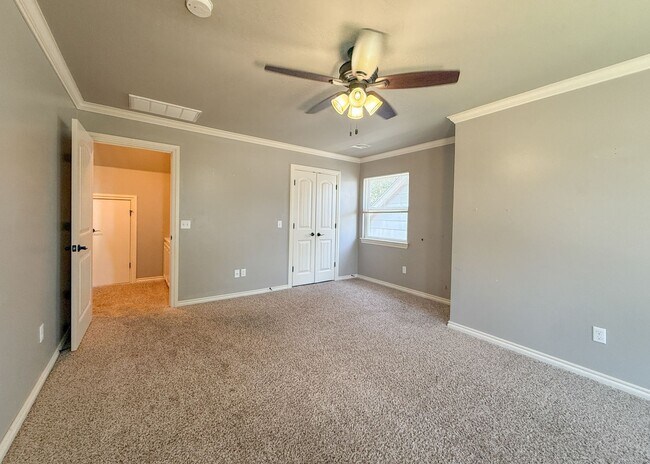 Building Photo - 5 Bedrooms | 3 Bathrooms | 2 Car Garage | Moore Schools