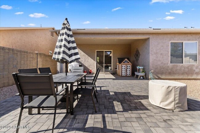 Building Photo - 6149 Laguna Ln