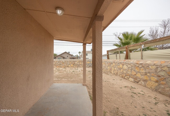 Building Photo - 449 Valle Calido Dr