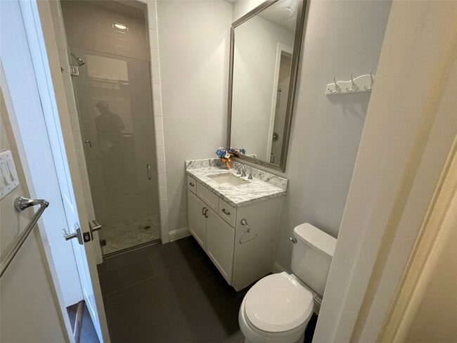 Building Photo - 15622 Broad St